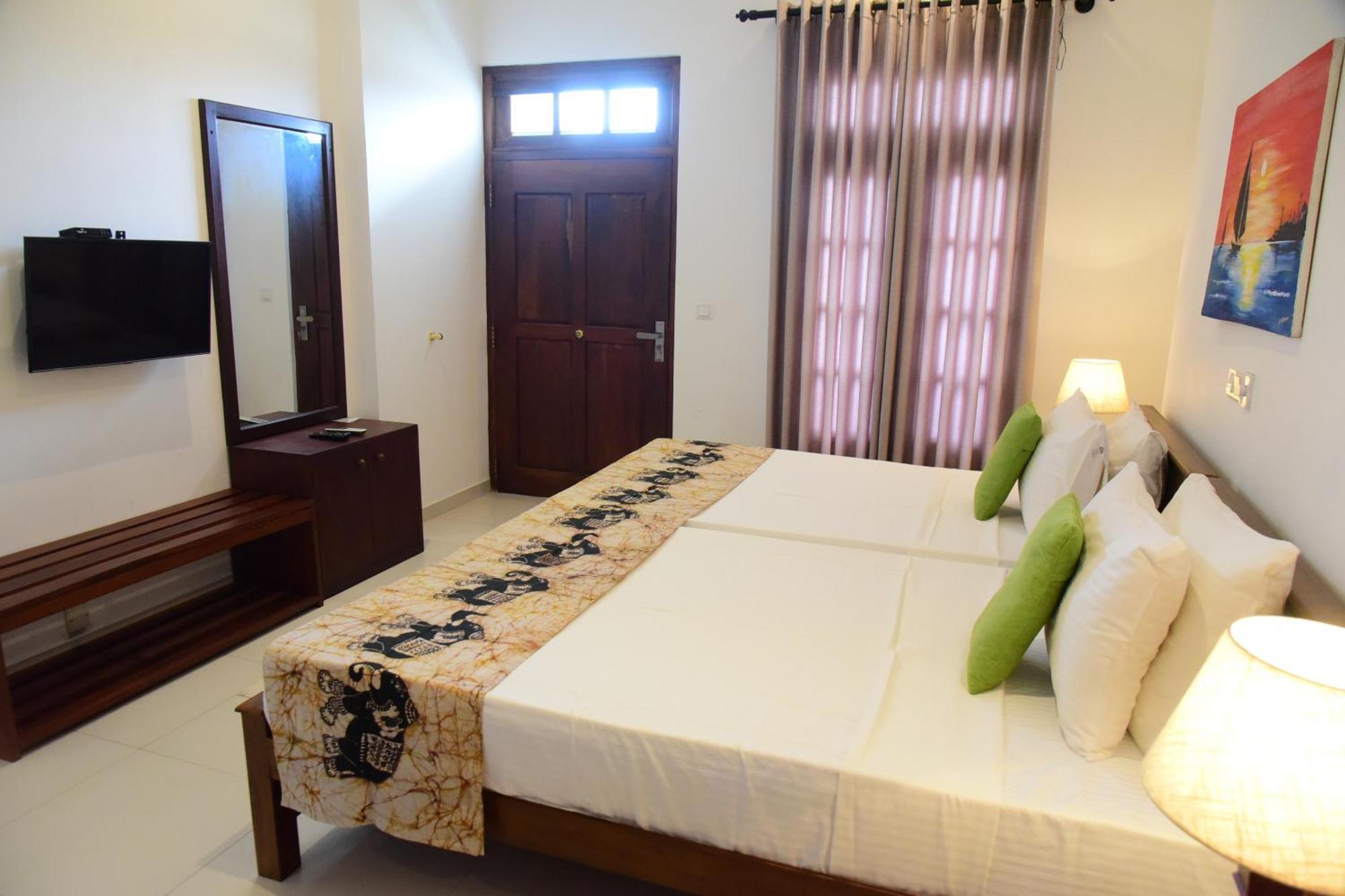 Tranquil Hotel Hikkaduwa Exterior photo